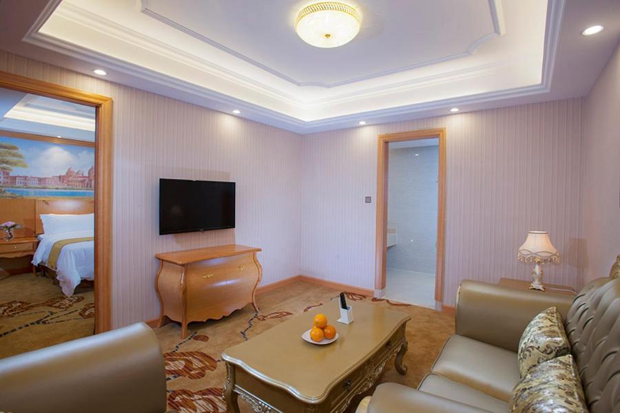 Vienna International Hotel Puning International Commodity City Dış mekan fotoğraf